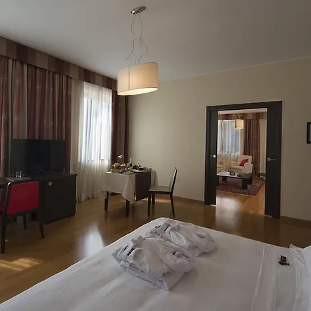 Guglielmo 4* קטנזארו